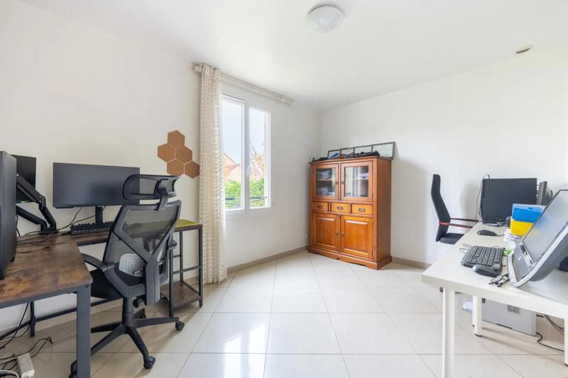 Maison - 184 m² - 8 pièces