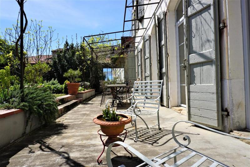 Maison de maîtres - 511 m² - 13 pièces