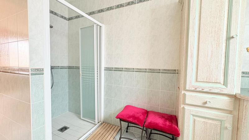 Maison - 200 m² - 5 pièces