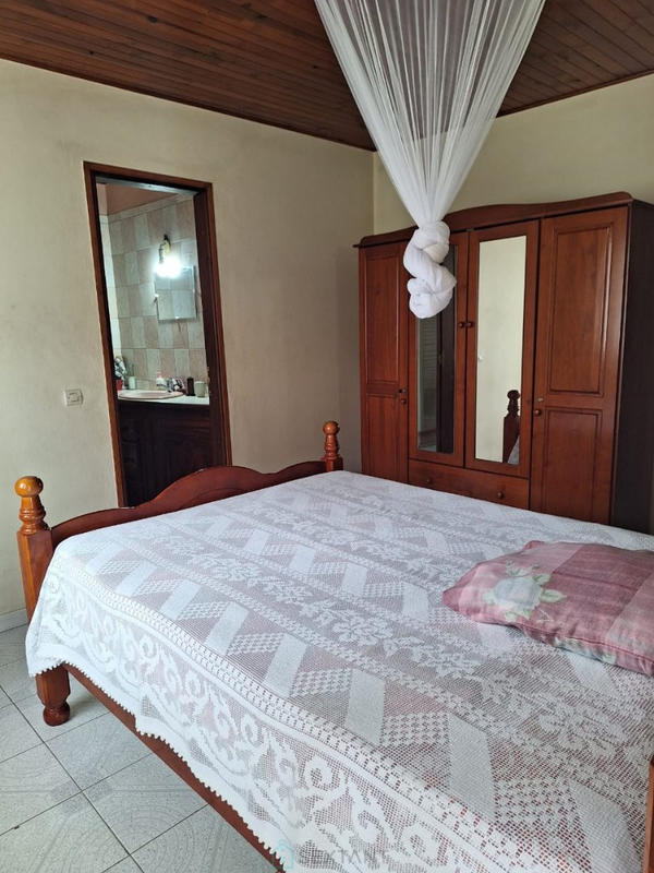 Maison - 216 m² - 6 pièces