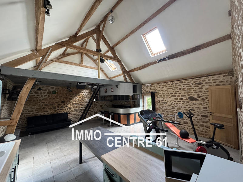 Maison - 228 m² - 8 pièces