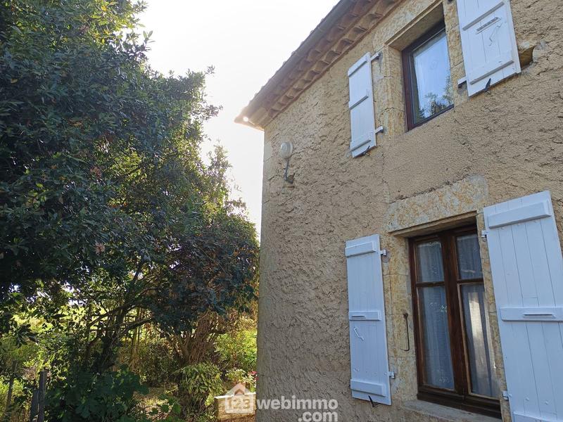 Maison - 240 m² - 8 pièces