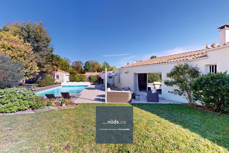 Maison - 214 m² - 7 pièces