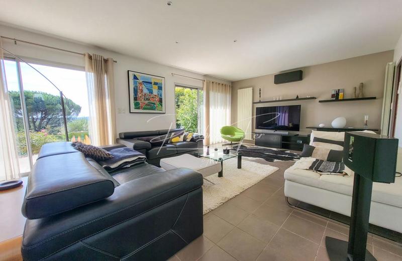 Maison - 166 m² - 5 pièces