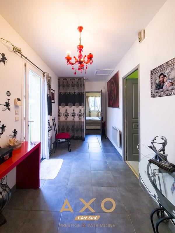 Maison - 230 m² - 8 pièces