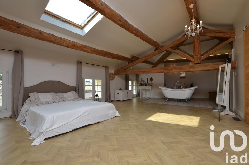 Maison - 240 m² - 7 pièces