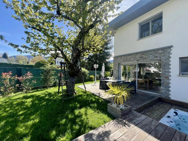 Villa - 137 m² - 6 pièces