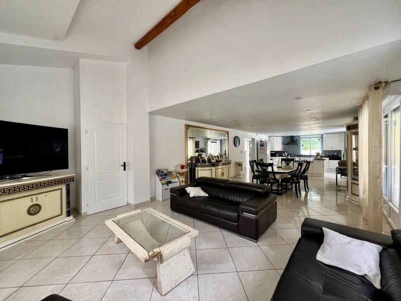 Maison - 200 m² - 6 pièces