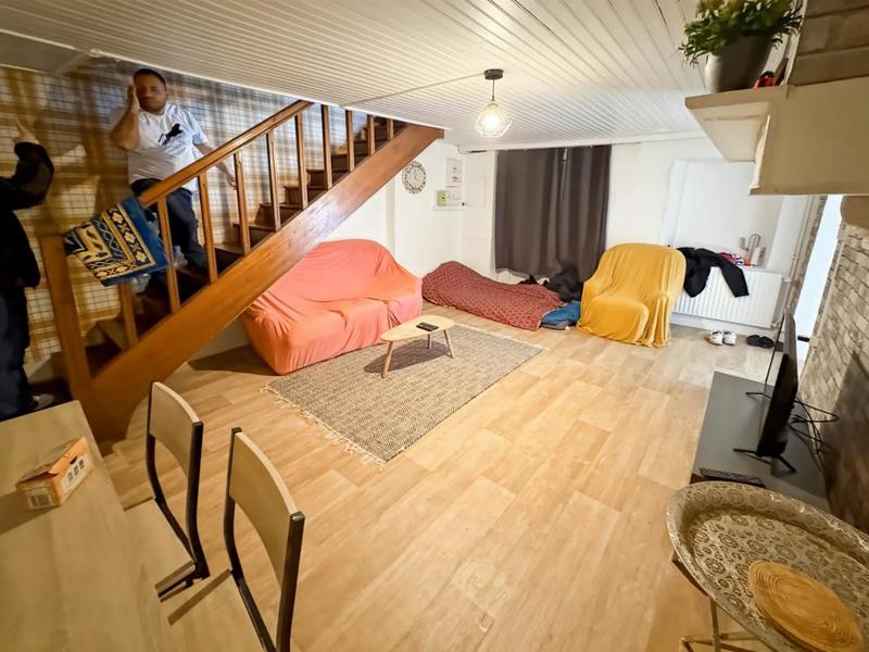 Maison - 2 502 m² - 10 pièces