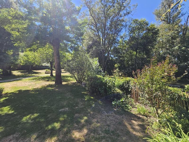 Moulin - 240 m² - 8 pièces