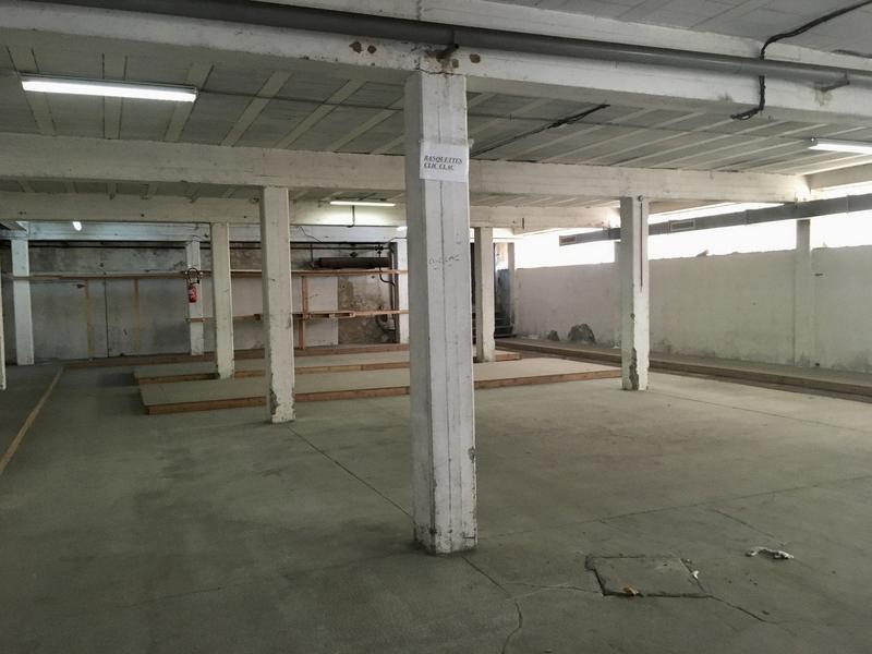 Local commercial - 597 m²