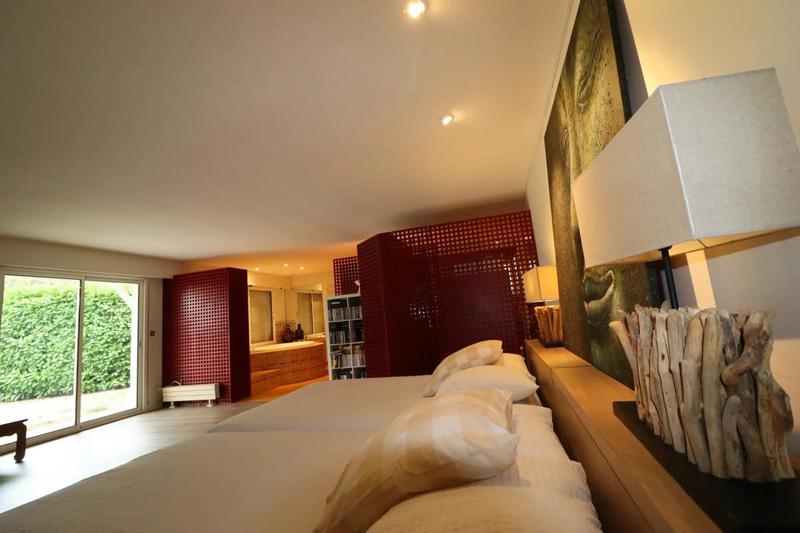 Demeure - 260 m² - 7 pièces