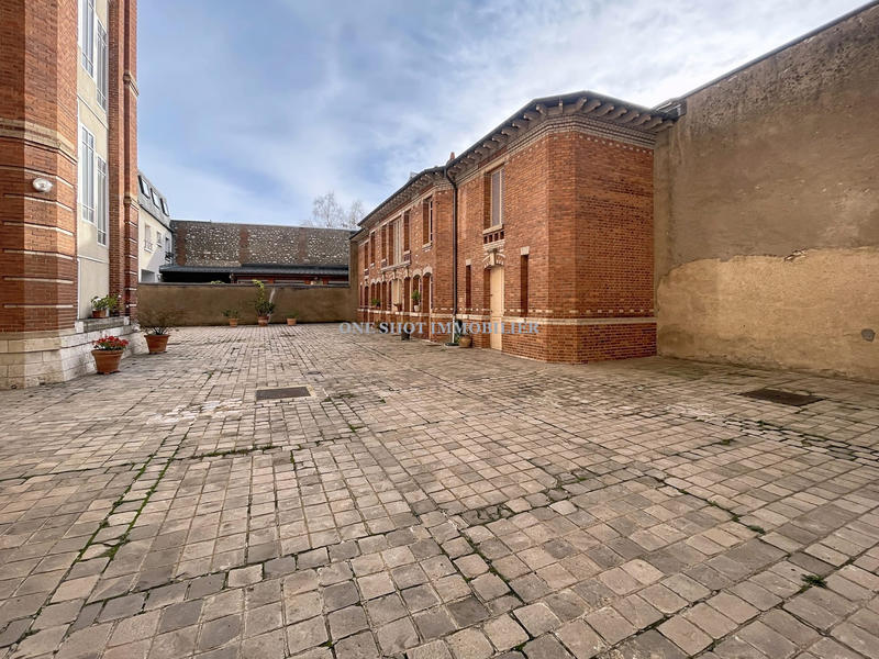 Appartement - 127 m² - 6 pièces