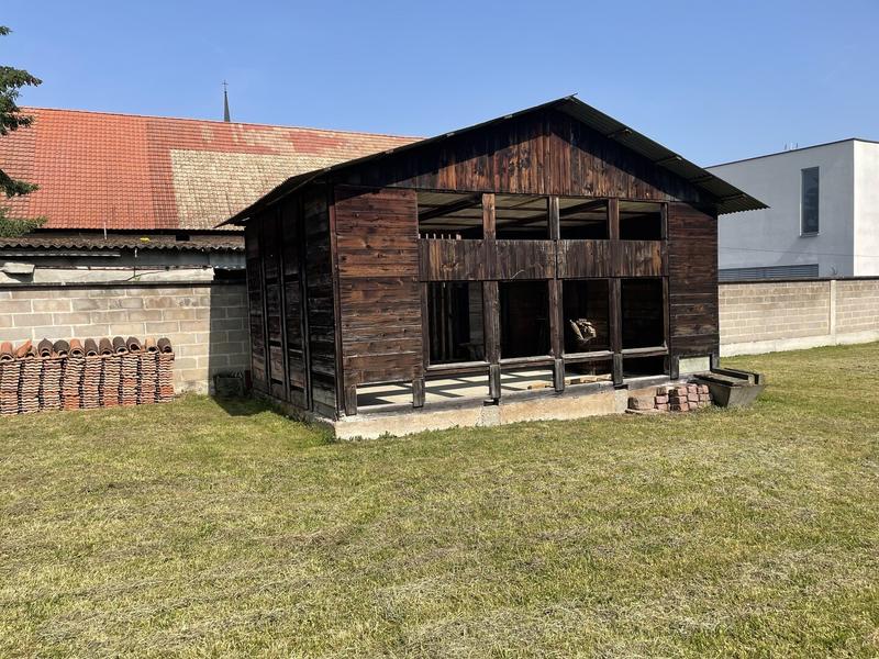 Grange - 300 m² - 1 pièce