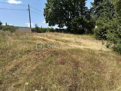 Terrain constructible - 2 135 m²