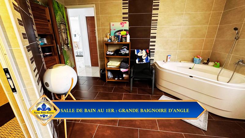 Villa - 288 m² - 6 pièces