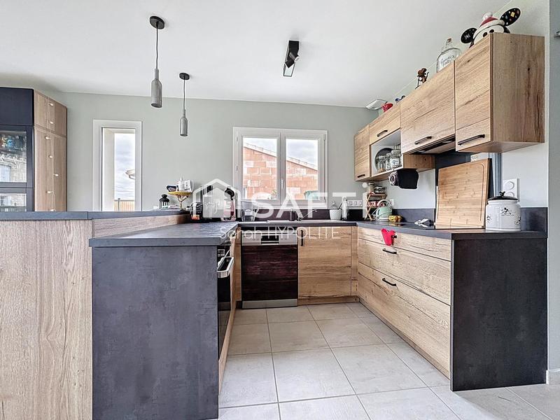 Maison - 92 m² - 5 pièces