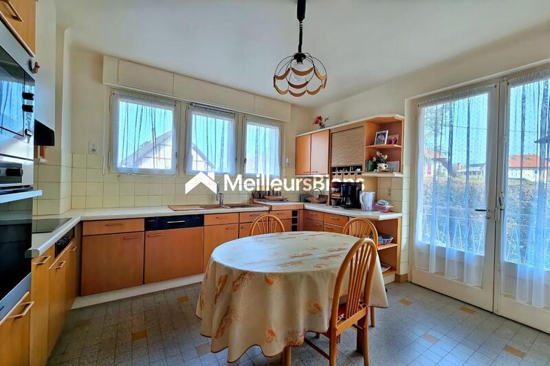 Maison - 200 m² - 6 pièces