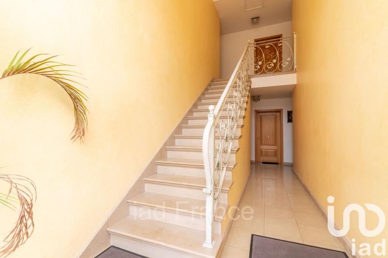 Appartement - 99 m² - 5 pièces