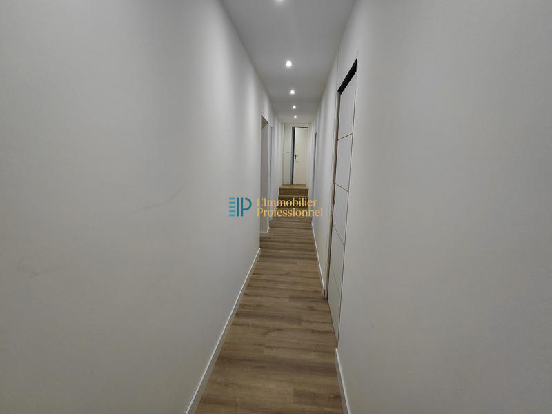 Local d'activités - 240 m²