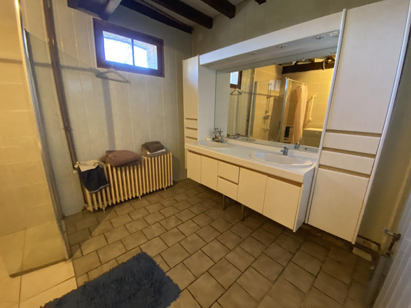 Maison - 227 m² - 7 pièces