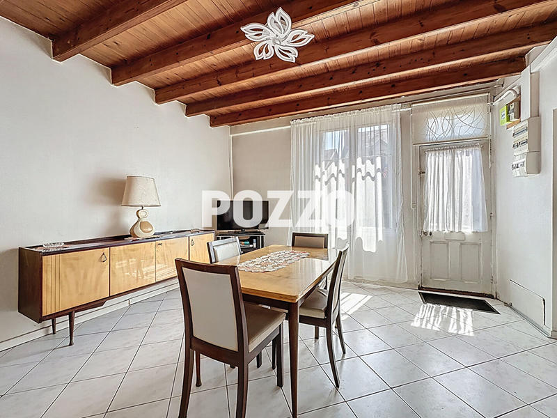 Maison - 99 m² - 6 pièces