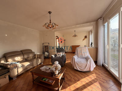 Maison - 102 m² - 4 pièces