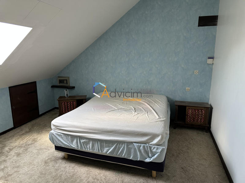 Maison - 220 m² - 6 pièces