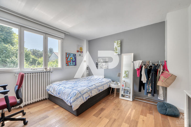 Maison - 176 m² - 8 pièces