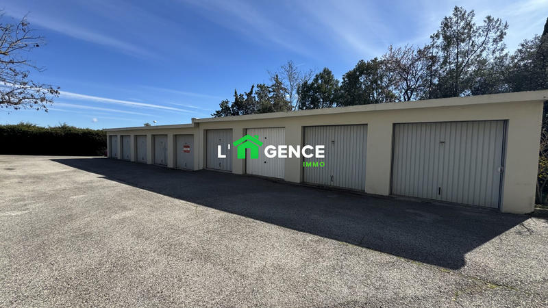 Parking / Garage - 15 m²