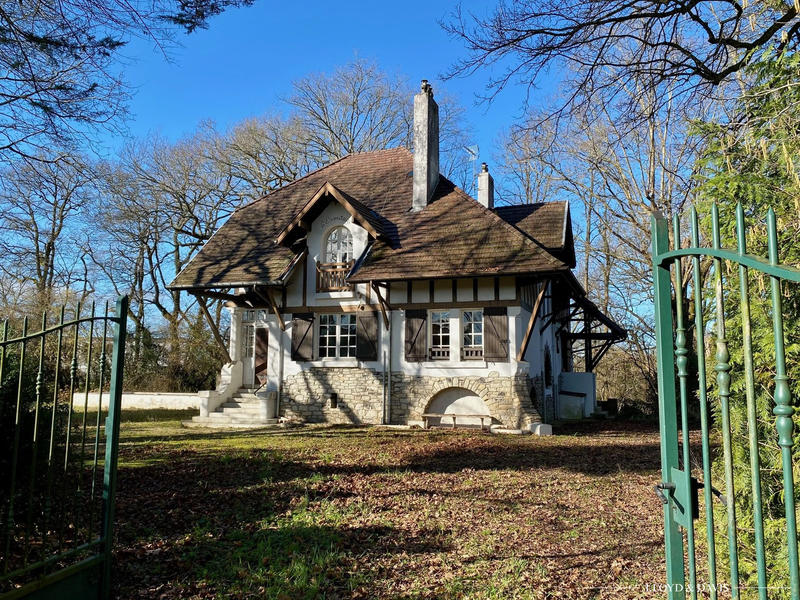 Maison - 200 m² - 7 pièces