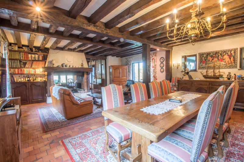 Propriété - 293 m² - 5 pièces