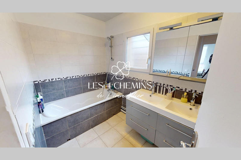 Maison - 82 m² - 4 pièces