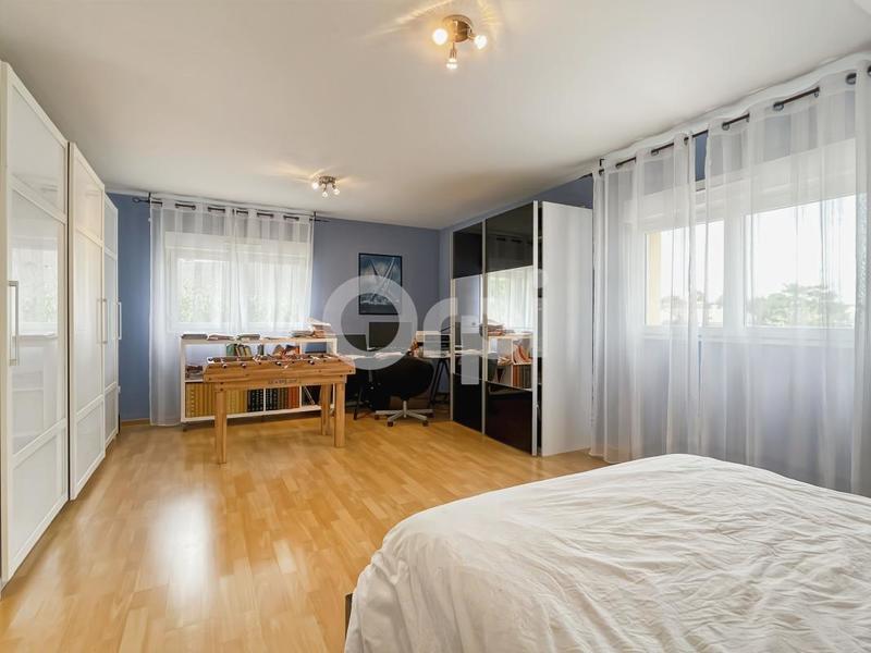 Maison - 260 m² - 9 pièces