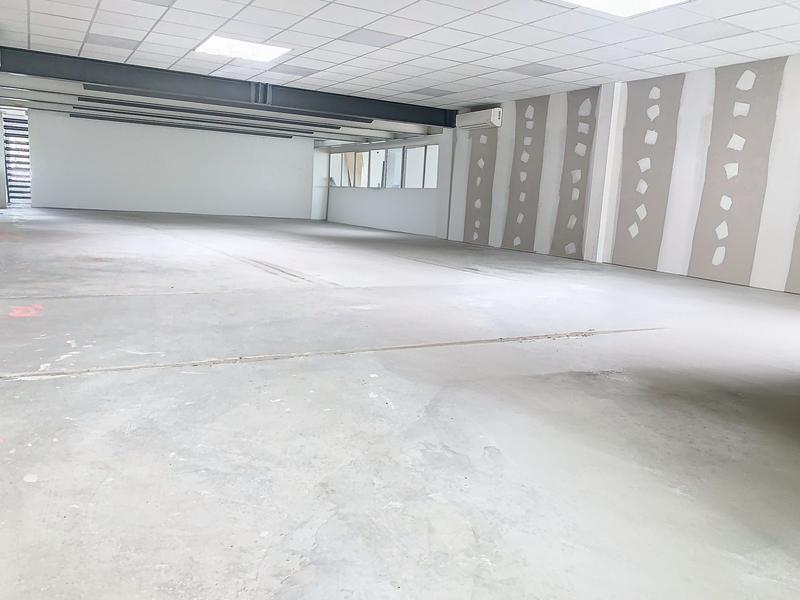 Local commercial - 408 m² - 7 pièces