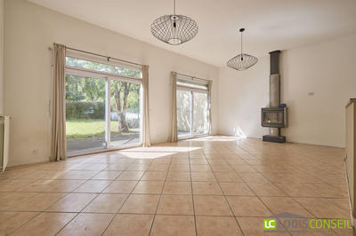 Maison traditionnelle - 128 m² - 8 pièces