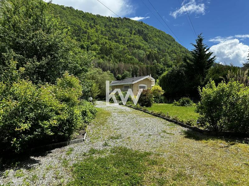 Maison - 440 m² - 6 pièces