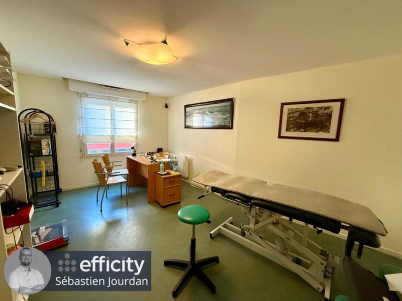 Bureau - 112 m² - 6 pièces