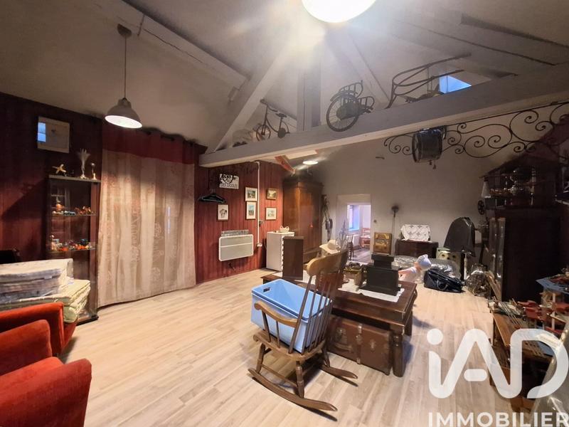 Maison - 210 m² - 5 pièces