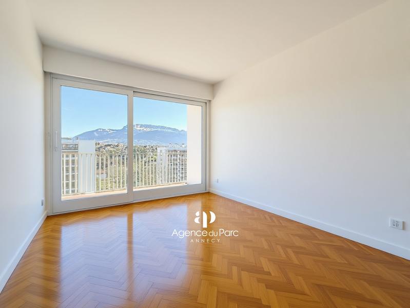 Appartement - 141 m² - 6 pièces