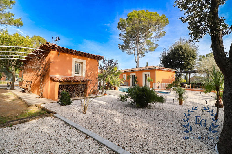 Maison - 197 m² - 6 pièces