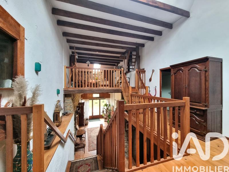 Maison - 330 m² - 9 pièces