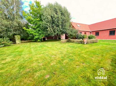 Maison - 240 m² - 8 pièces