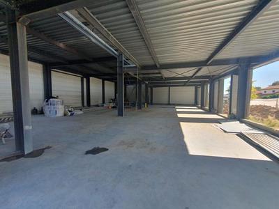 Local commercial - 740 m²