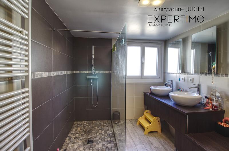 Appartement - 85 m² - 3 pièces