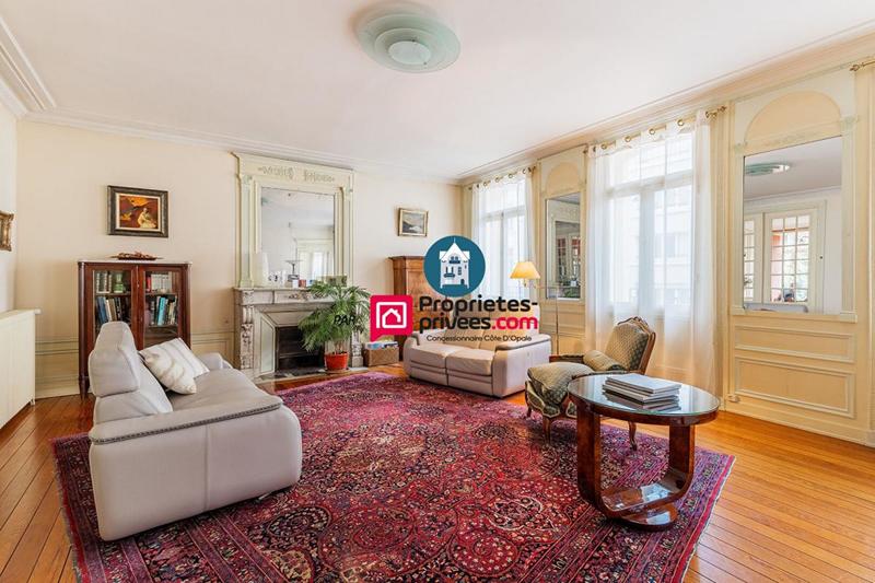 Maison - 388 m² - 15 pièces