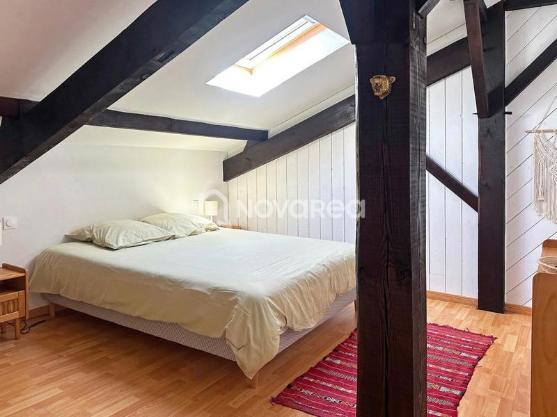 Maison - 312 m² - 9 pièces