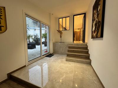 Appartement - 240 m² - 4 pièces