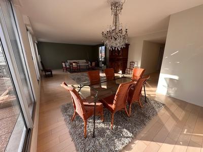 Appartement - 141 m² - 4 pièces