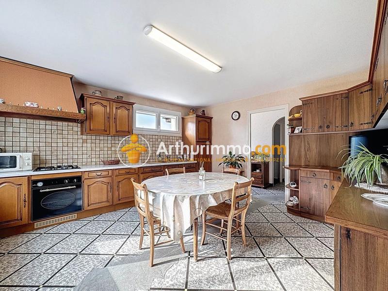 Maison - 189 m² - 8 pièces